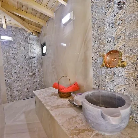 Hotel Flower Goekce / Kalkan